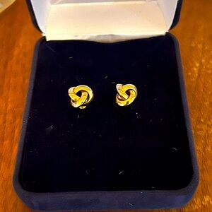 Gold style knot earrings